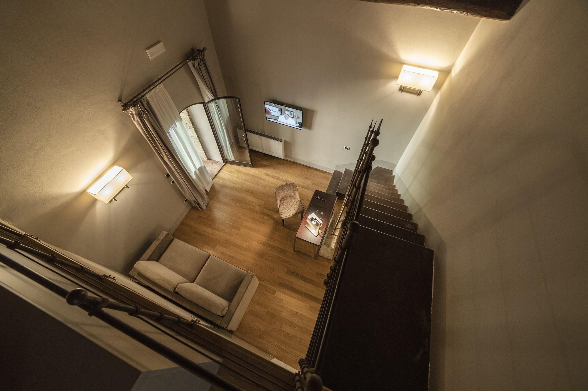 Relais Della Rovere กอลเลวัลเดลซา ภายนอก รูปภาพ