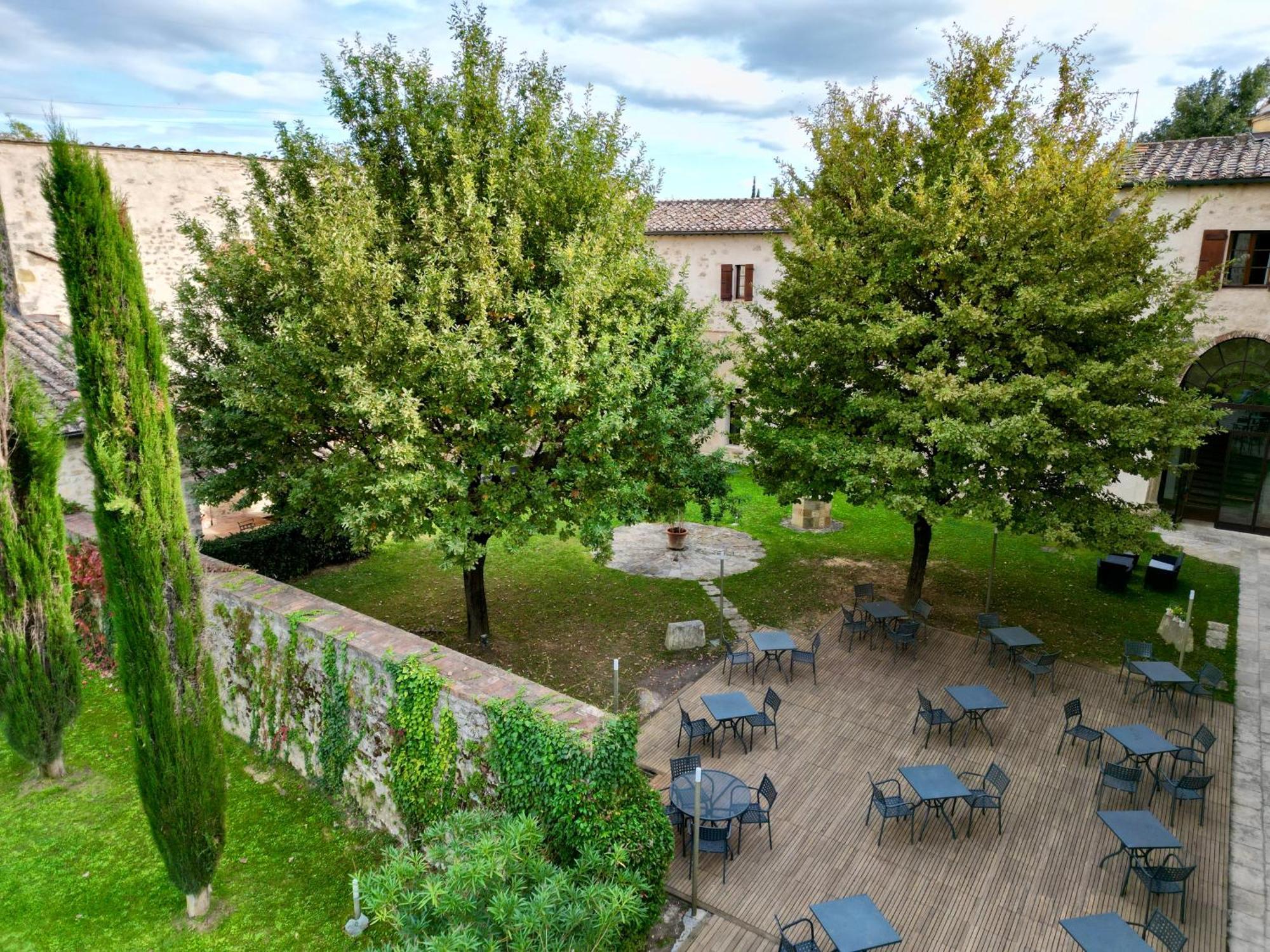 Relais Della Rovere กอลเลวัลเดลซา ภายนอก รูปภาพ